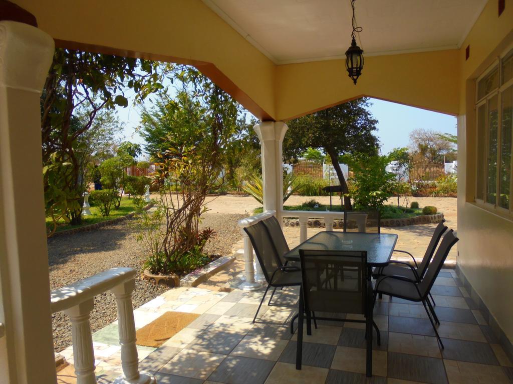 ליבינגסטון White Rose Lodge מראה חיצוני תמונה
