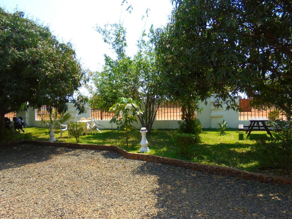 ליבינגסטון White Rose Lodge מראה חיצוני תמונה