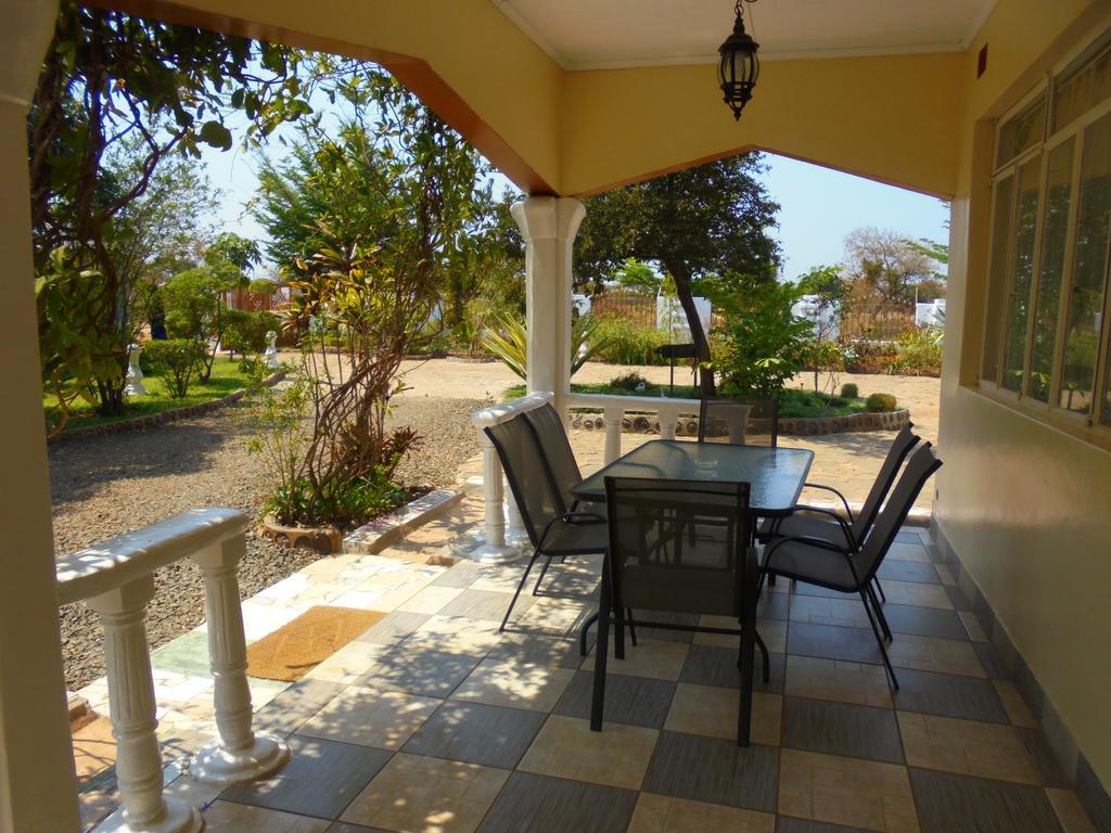 ליבינגסטון White Rose Lodge מראה חיצוני תמונה