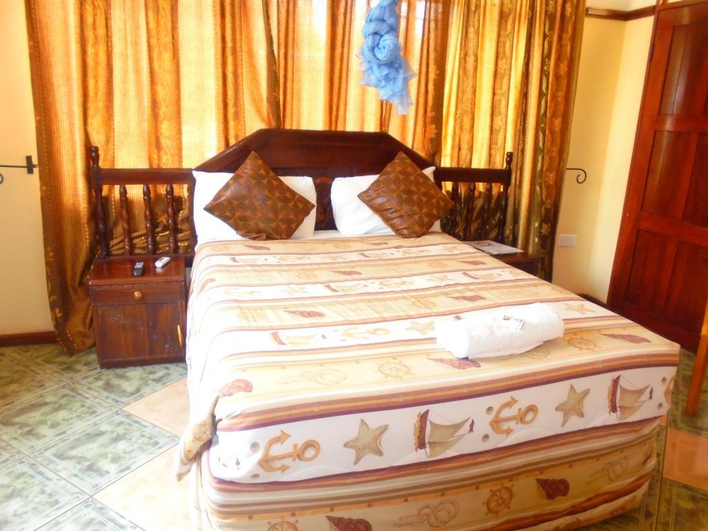 ליבינגסטון White Rose Lodge חדר תמונה
